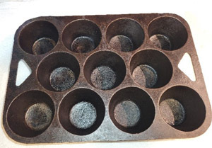 Unmarked Wagner Cast Iron Muffin Tin